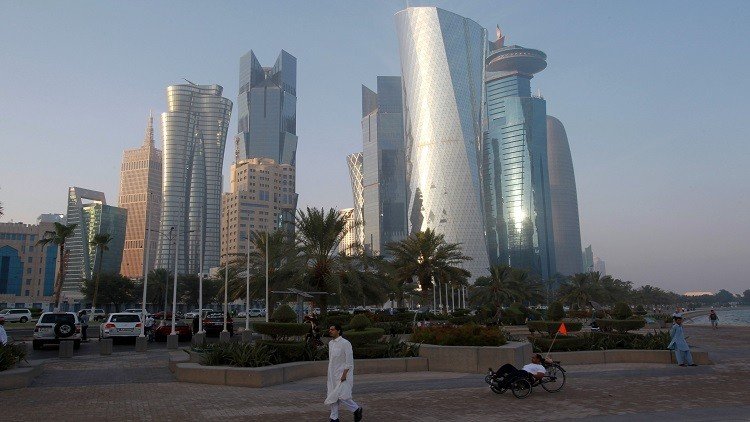 قطر تفتح أبوابها 