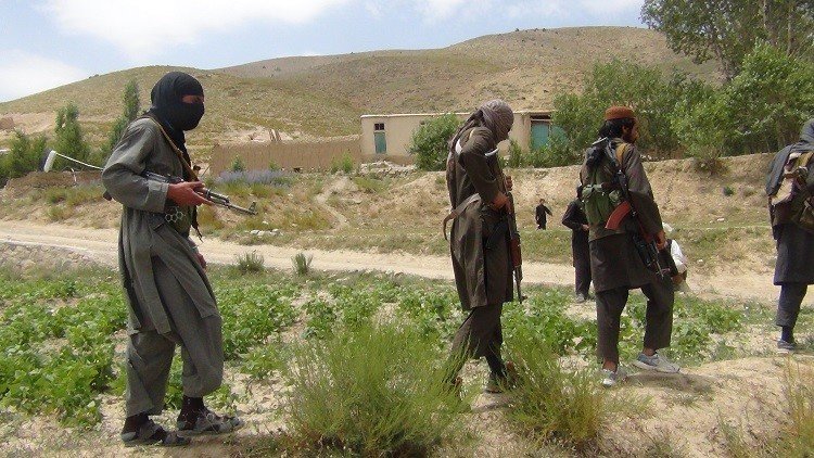 مقتل 30 مسلحا من طالبان بانفجار حزامين ناسفين في أفغانستان