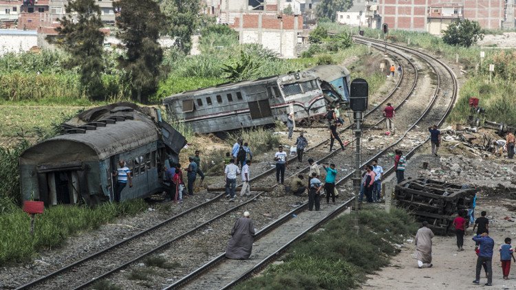 الكشف عن تفاصيل وفاة مستشار وزير النقل المصري بعد حادث اصطدام قطارين