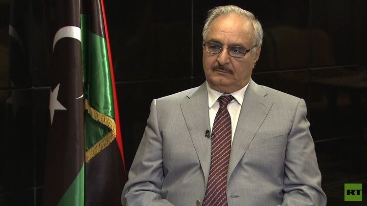 حفتر لـRT: طلبنا من موسكو الضغط أمميا لإلغاء حظر توريد السلاح إلى ليبيا