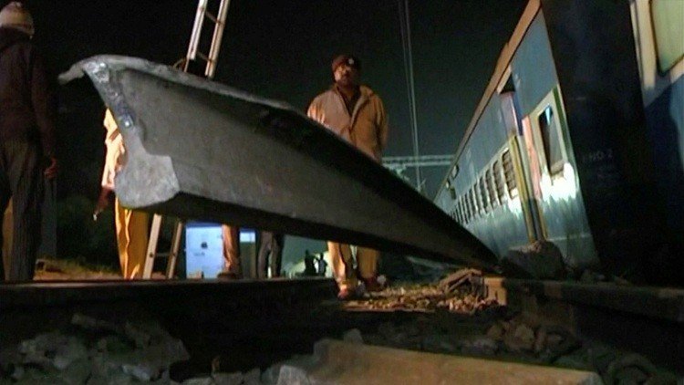 عشرات القتلى والجرحى في خروج قطار عن مساره في الهند