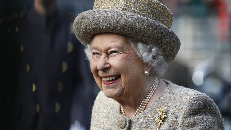 صحيفة: الملكة إليزابيث الثانية لن تتنحى عن السلطة
