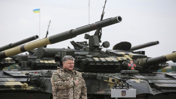 واشنطن تسعى لصب الزيت على نار أوكرانيا عن طريق وعدها بأسلحة فتّاكة