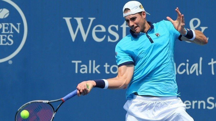 العملاق إيسنر يسقط أمام كرواتي مغمور في بطولة ونستون سالم للتنس