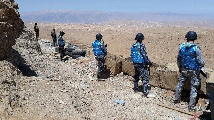 اتفاق  يقضي بانسحاب عناصر "داعش" من الحدود اللبنانية إلى دير الزور