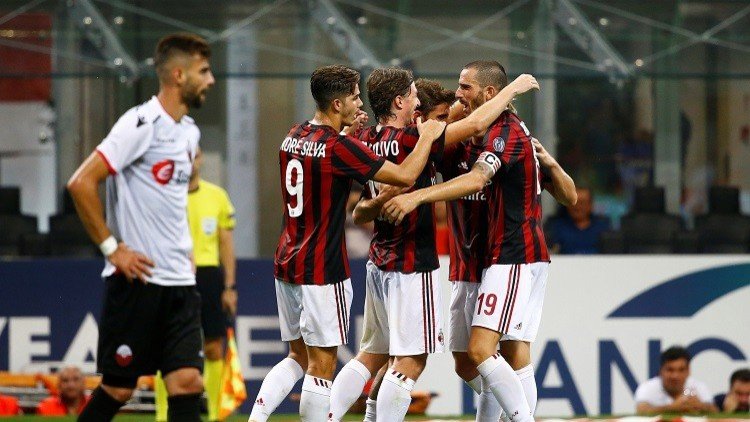 ميلان إلى مرحلة المجموعات من الدوري الأوروبي