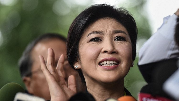رئيسة وزراء تايلاند السابقة تهرب من بلادها قبل النطق بالحكم في قضية فساد