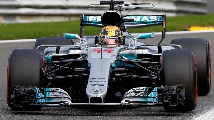 هاميلتون يعادل رقم الأسطورة مايكل شوماخر