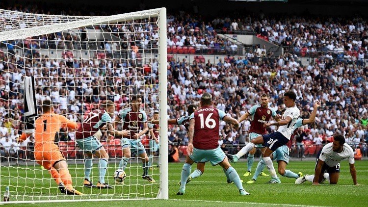 توتنهام يتعثر على أرضه