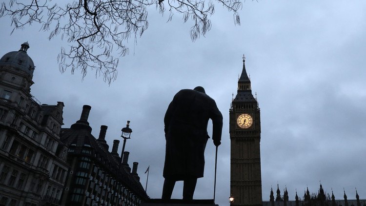 بريطانيا تعاني من صعوبة "ترحيل متطرفين بضمانات" لبلادهم