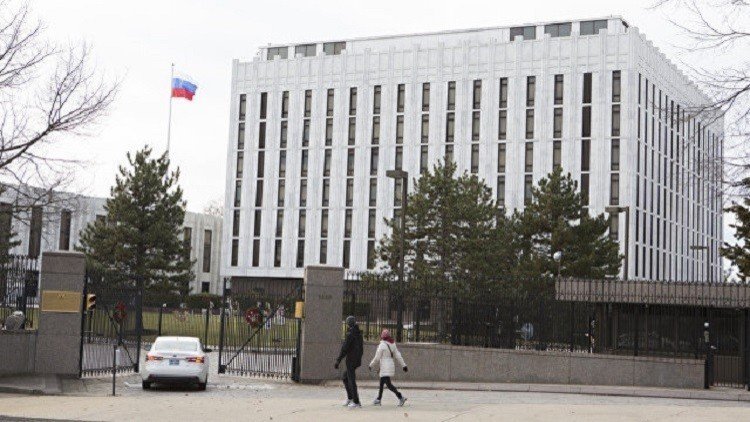 واشنطن تغلق بعثات دبلوماسية روسية وموسكو تدرس الرد