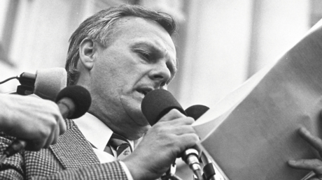 أناتولي سوبتشاك في أحد اللقاءات الجماهيرية