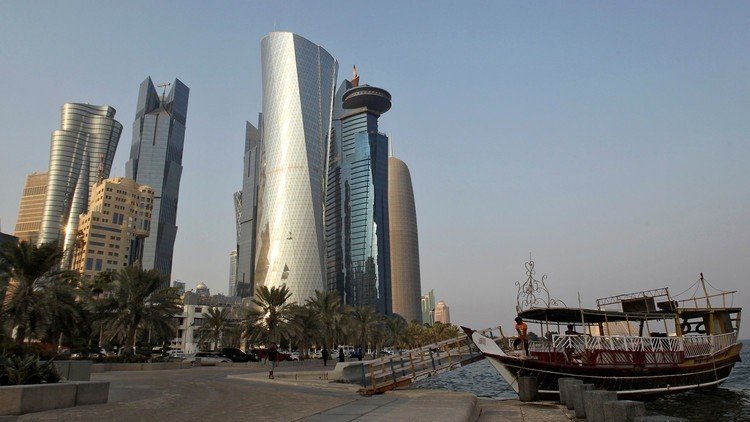 قطر تبيع بنك 
