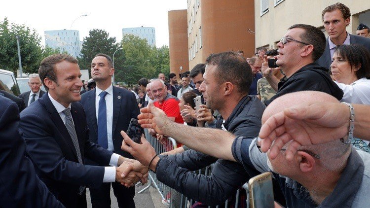 ماكرون: الصحفيون ليسوا محور اهتمامي