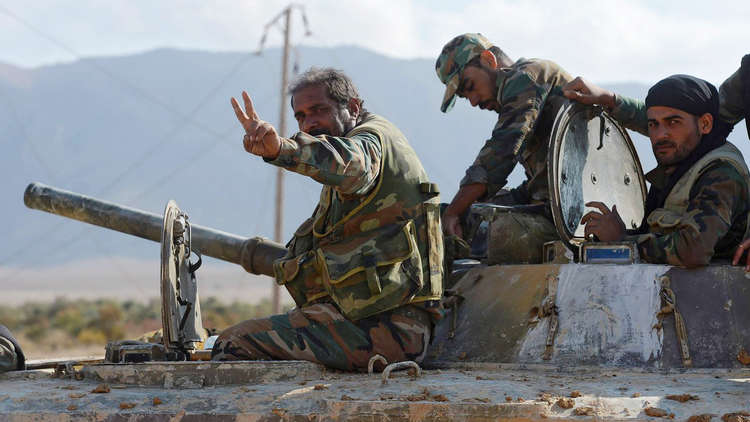 الجيش السوري يكسر الحصار عن مطار دير الزور العسكري
