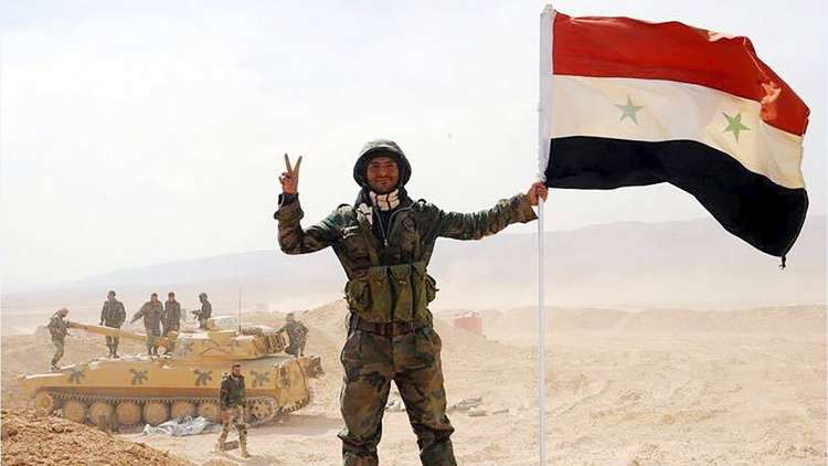 طلائع الجيش السوري في دير الزور تجتاز نهر الفرات وتتمركز في مواقع شرقه 