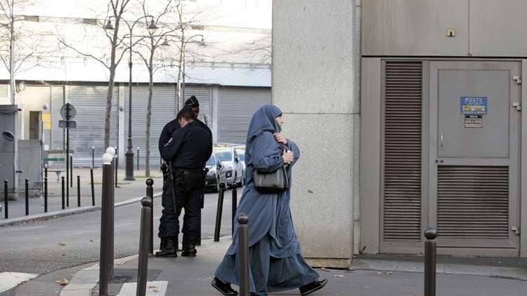 سجن فرنسية بسبب زيارتها لزوجها في سوريا