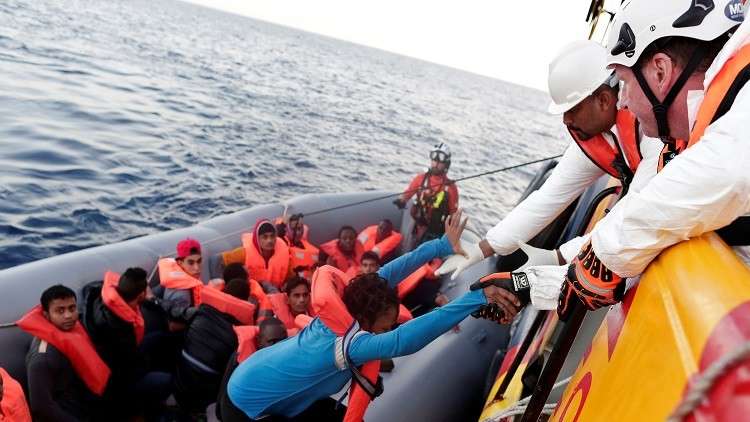إيطاليا تدرب خفر السواحل الليبي على مكافحة الهجرة