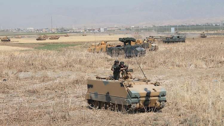 تركيا تواصل إرسال التعزيزات إلى الحدود السورية
