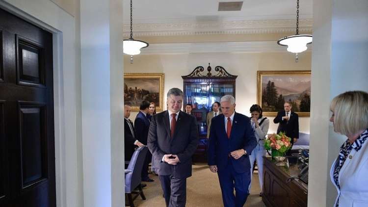 دبلوماسي: مغادرة بينس وبوروشينكو خلال كلمة لافروف تصرف غير مهذب