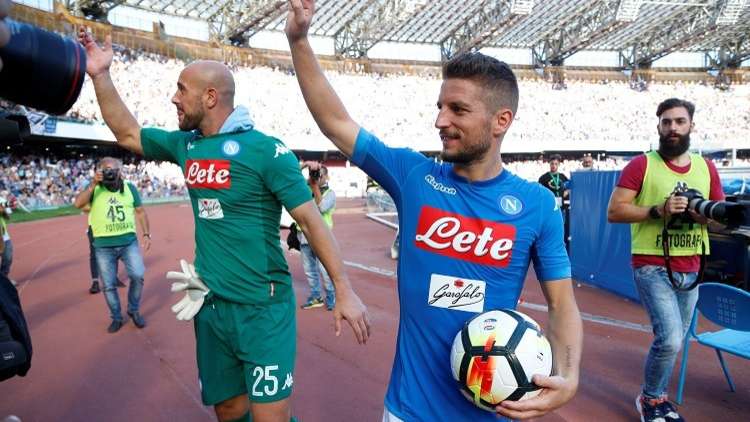 بالفيديو.. ميرتينز يحتسي كأس هدفه الرائع