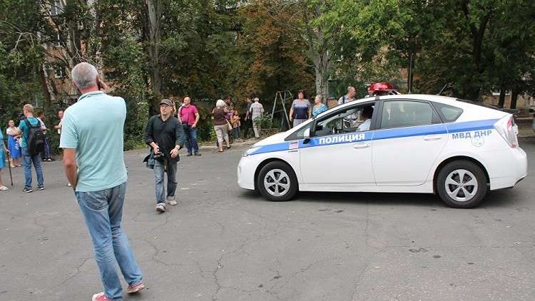 8 جرحى بتفجير وسط دونيتسك بينهم وزير