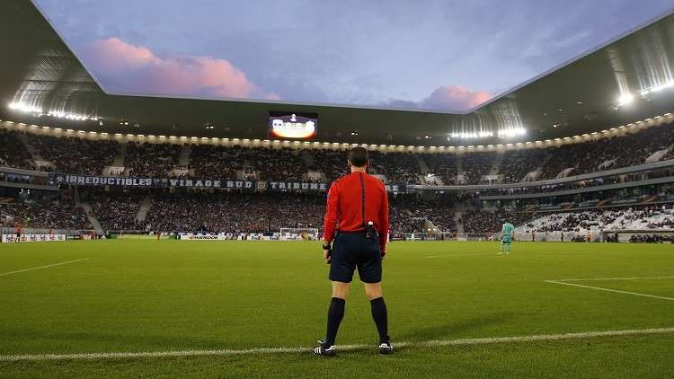 إيقاف 4 حكام مدى الحياة مقابل 20 دولارا !