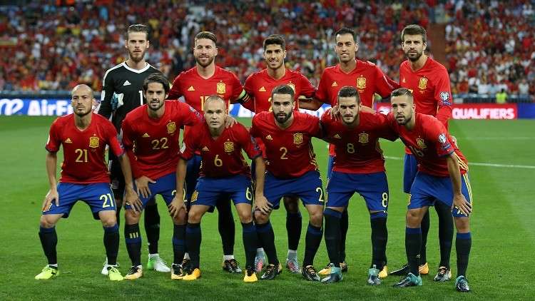 منتخب إسبانيا يخسر جهود ثلاثي بارز