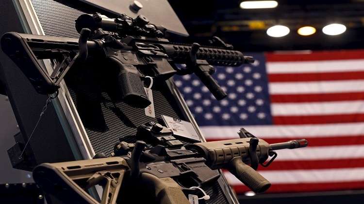 هجوم لاس فيغاس يزيد الطلب على الأسلحة 
