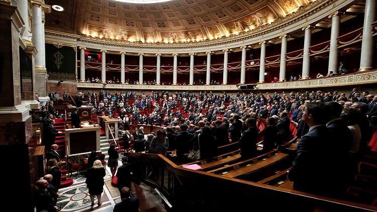 البرلمان الفرنسي يقر قانونا جديدا لمكافحة الإرهاب