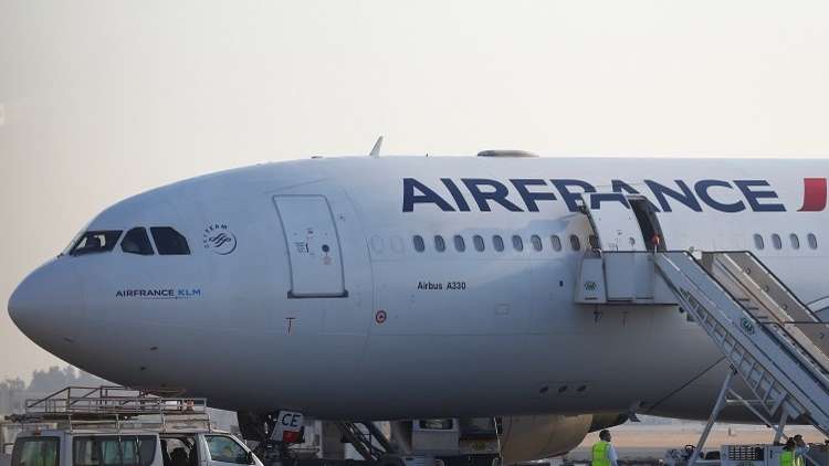 باريس تقود تحقيقا في هبوط اضطراري لطائرة فرنسية في كندا