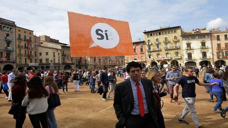 "يد موسكو" في استفتاء كتالونيا 