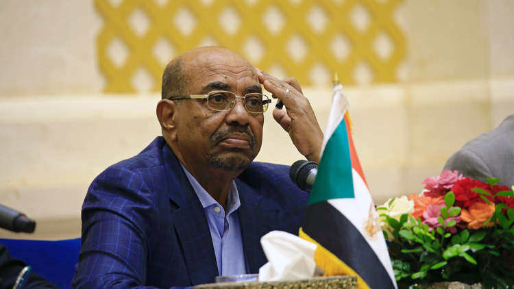 الرئيس السوداني يمدد وقف إطلاق النار في ثلاث ولايات مضطربة لمدة شهرين