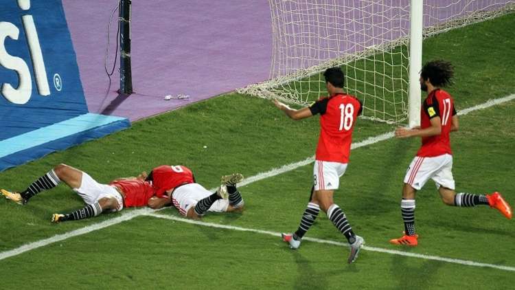 بالفيديو.. ردة فعل "هستيرية" من صلاح على هدف الكونغو القاتل