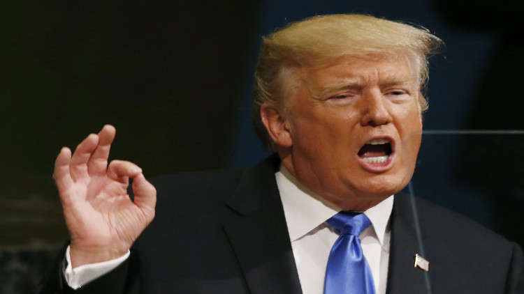 سيناتور أمريكي: ترامب يسير بنا إلى حرب عالمية ثالثة