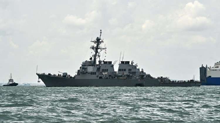 إعفاء قادة المدمرة الأمريكية "جون ماكين" من مهامهم لانعدام الثقة بهم!