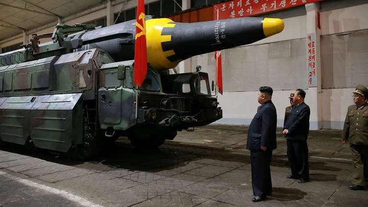 صحيفة: بيونغ يانغ انتهت من تحضير صاروخ باليستي عابر للقارات