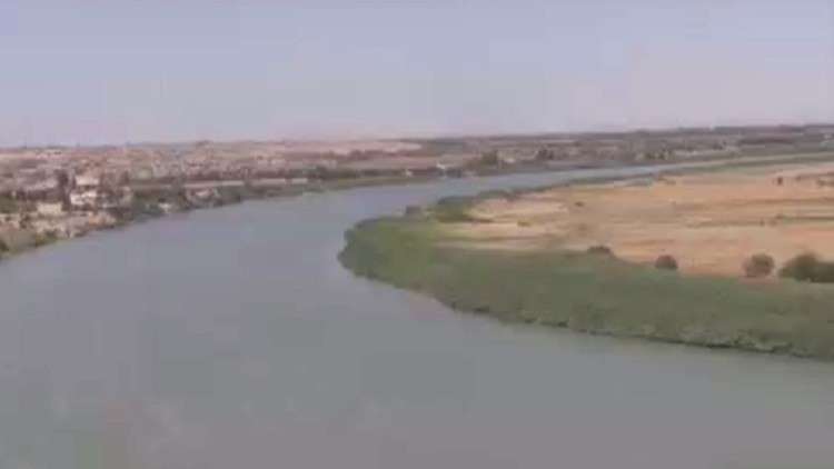 الجيش السوري يطوق 