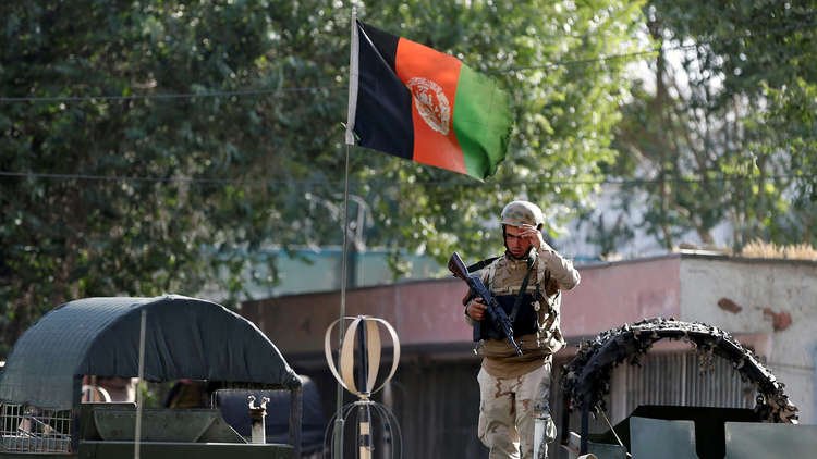 مقتل 43 عسكريا جراء هجوم انتحاري على قاعدة عسكرية في أفغانستان