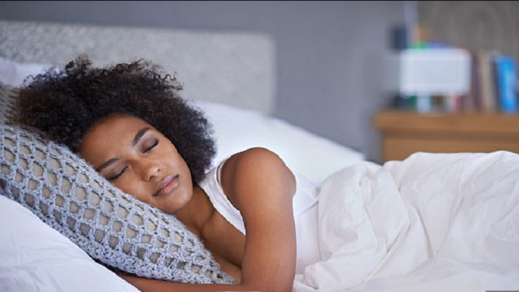 كيف تتحكم بأحلامك أثناء النوم؟