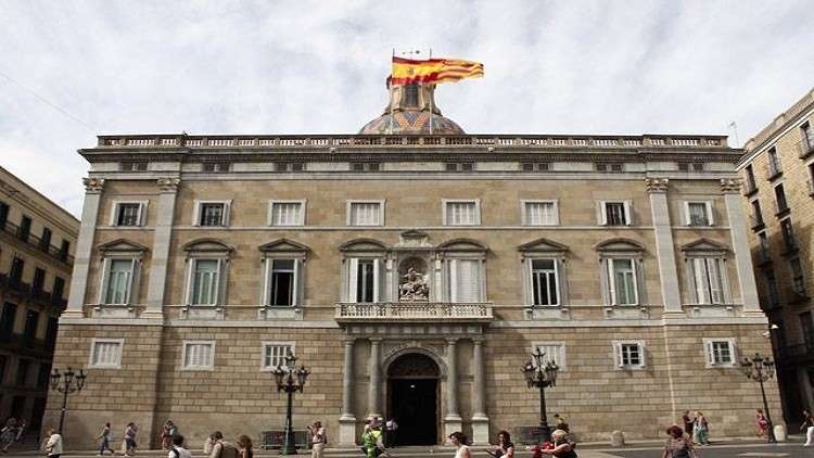ماذا يعني حل حكومة كتالونيا؟