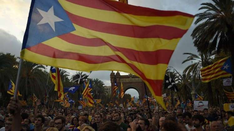 كتالونيا تعلن الانفصال.. والشيوخ الإسباني يفعل المادة 155 لنقل إدارة الإقليم إلى مدريد