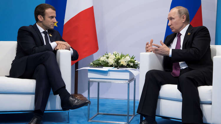 بوتين وماكرون يؤكدان ضرورة تطبيق الاتفاق النووي مع إيران وبذل جهود مشتركة للتسوية في سوريا