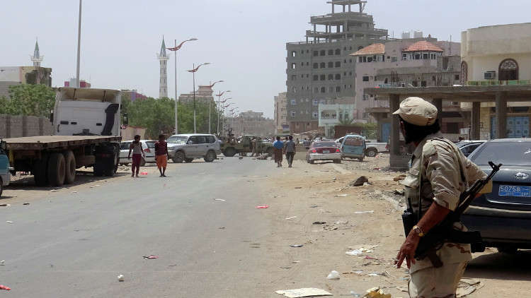 اليمن.. أمن عدن يعلن انتهاء عملية خور مكسر بسقوط 45 قتيلا وجريحا