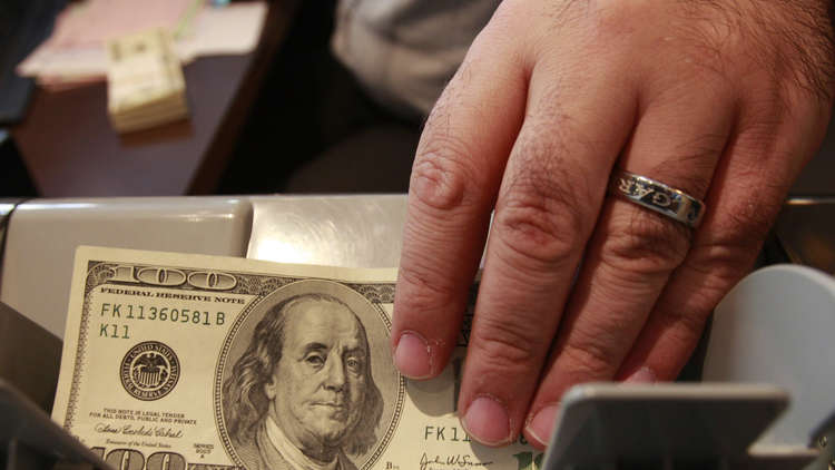 المركزي اللبناني يؤكد استقرار الليرة عقب استقالة الحريري