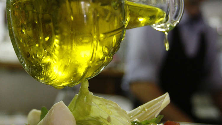 تونس .. طموح لريادة مصدري زيت الزيتون في العالم