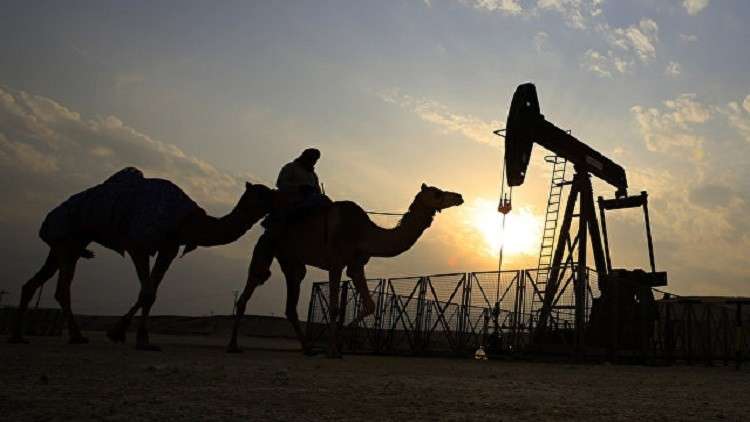 النفط يصعد وسط حملة سعودية ضد الفساد