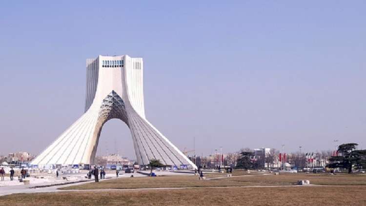 إيران تدين تصريحات ماكرون خلال زيارته للمنطقة