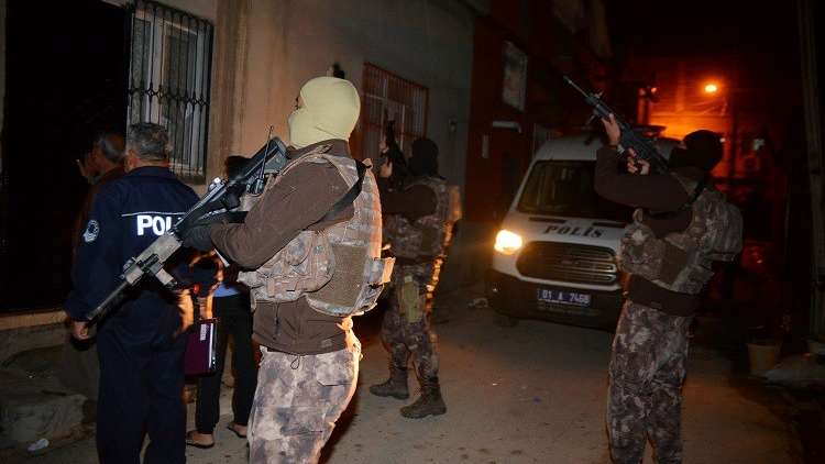 القوات التركية تعتقل 60 مسؤولا أمنيا للاشتباه في صلتهم بالانقلاب