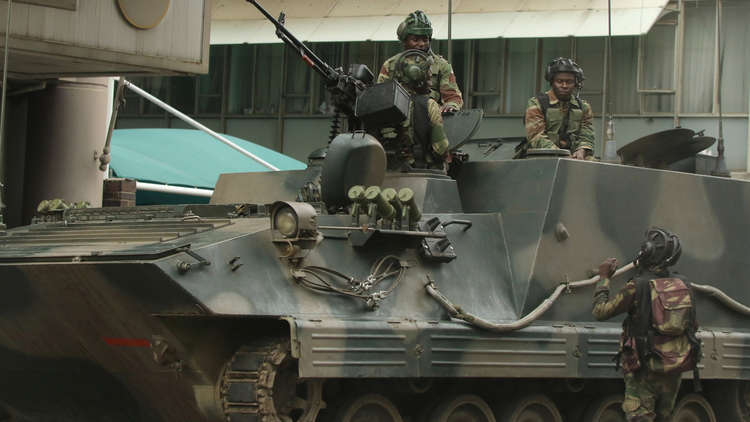 زيمبابوي.. الجيش يعلن دعمه لمسيرة ضد موغابي